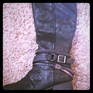 New Black Knee Boot